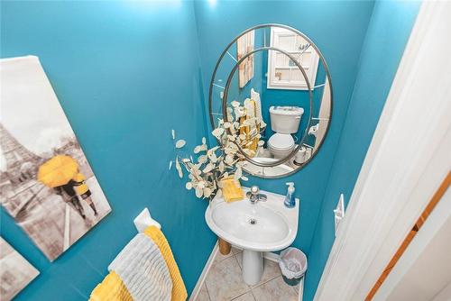 5952 Blue Spruce Avenue, Burlington, ON - Indoor Photo Showing Bathroom
