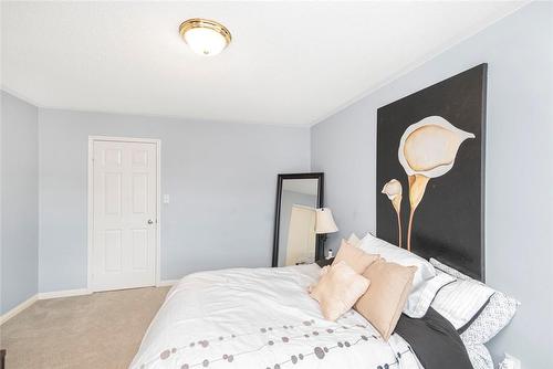 5952 Blue Spruce Avenue, Burlington, ON - Indoor Photo Showing Bedroom