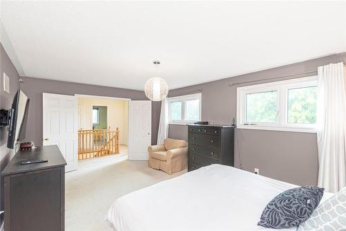 5952 Blue Spruce Avenue, Burlington, ON - Indoor Photo Showing Bedroom