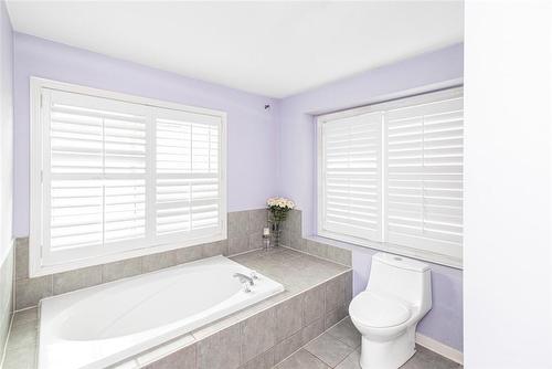 5952 Blue Spruce Avenue, Burlington, ON - Indoor Photo Showing Bathroom