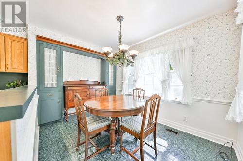 178 Breezy Pines Drive, Mississauga, ON - Indoor Photo Showing Dining Room