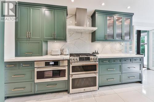 2154 Abbotswood Court, Mississauga, ON - Indoor Photo Showing Kitchen With Upgraded Kitchen