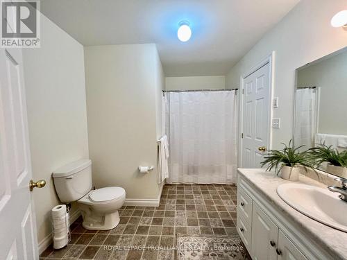 107 Victoria Avenue, Belleville, ON - Indoor Photo Showing Bathroom