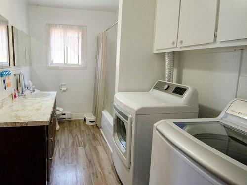 Bathroom - 46  - 48 Rue Longpré, Repentigny (Le Gardeur), QC - Indoor Photo Showing Laundry Room