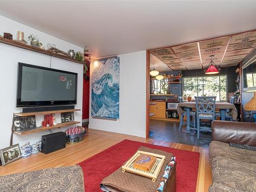 8-2045 Gatewood Rd, Sooke, BC - Indoor Photo Showing Living Room