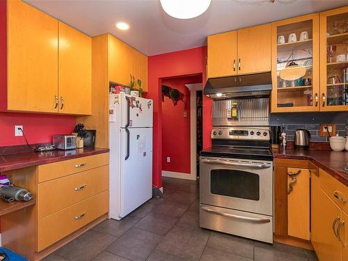 8-2045 Gatewood Rd, Sooke, BC - Indoor Photo Showing Kitchen