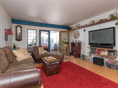 8-2045 Gatewood Rd, Sooke, BC - Indoor Photo Showing Living Room