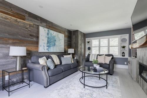 325 Aberdeen Avenue, Hamilton, ON - Indoor Photo Showing Living Room