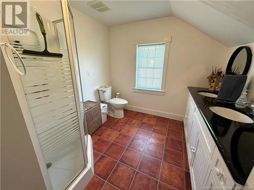 51 Riverside Drive, St. Stephen, NB - Indoor Photo Showing Bathroom