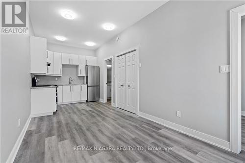 80 Page Street, St. Catharines, ON - Indoor Photo Showing Kitchen