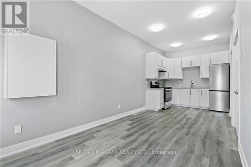 80 Page Street, St. Catharines, ON - Indoor Photo Showing Kitchen