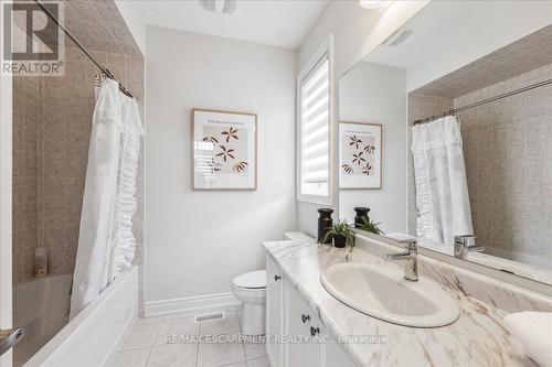 912 Forest Creek Court, Kitchener, ON - Indoor Photo Showing Bathroom