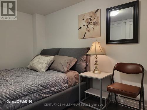100 - 6705 Cropp Street, Niagara Falls, ON - Indoor Photo Showing Bedroom