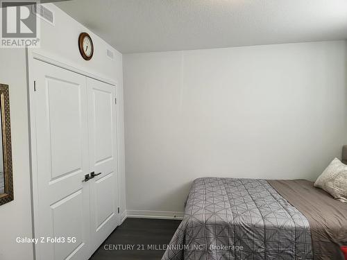 100 - 6705 Cropp Street, Niagara Falls, ON - Indoor Photo Showing Bedroom