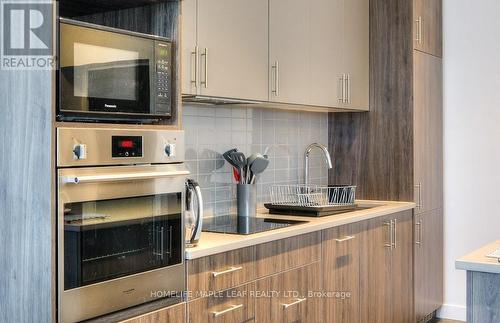 612 - 181 King Street S, Waterloo, ON - Indoor Photo Showing Kitchen