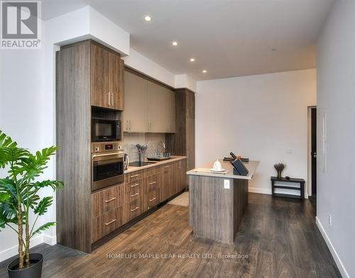 612 - 181 King Street S, Waterloo, ON - Indoor Photo Showing Kitchen