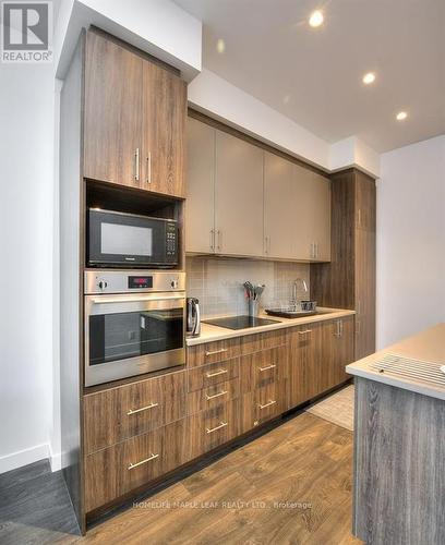 612 - 181 King Street S, Waterloo, ON - Indoor Photo Showing Kitchen