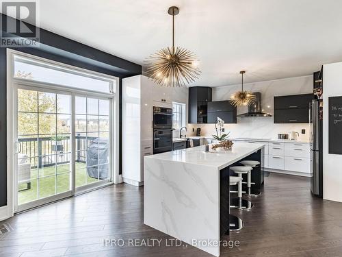 55 Stoneylake Avenue, Brampton (Madoc), ON - Indoor Photo Showing Kitchen With Upgraded Kitchen