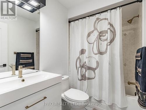 55 Stoneylake Avenue, Brampton (Madoc), ON - Indoor Photo Showing Bathroom