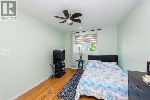 32 Vodden Court, Brampton (Brampton North), ON - Indoor Photo Showing Bedroom