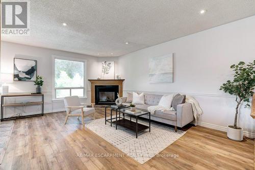 2260 Mountainside Drive, Burlington, ON - Indoor Photo Showing Living Room With Fireplace