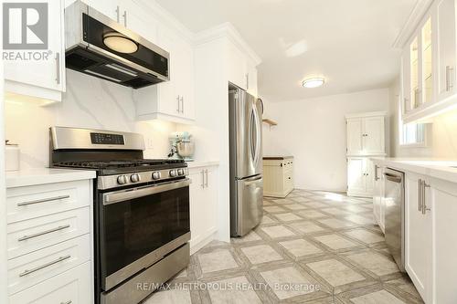 1133 Sherwood Mills Boulevard, Mississauga, ON - Indoor Photo Showing Kitchen With Upgraded Kitchen