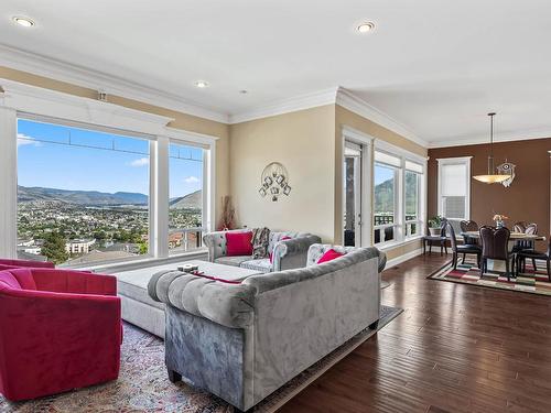 842 Guerin Creek Way, Kamloops, BC - Indoor Photo Showing Living Room