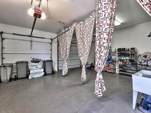 842 Guerin Creek Way, Kamloops, BC - Indoor Photo Showing Garage