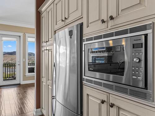 842 Guerin Creek Way, Kamloops, BC - Indoor Photo Showing Kitchen