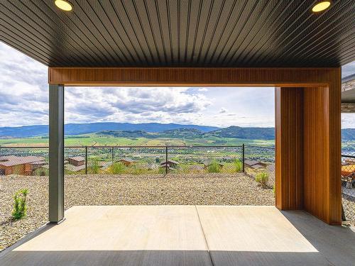 24-7735 Okanagan Hills Blvd, Out Of District, BC -  With View