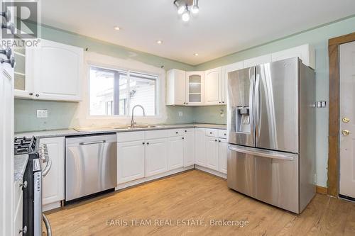 794 Ontario Street, Midland, ON - Indoor Photo Showing Kitchen