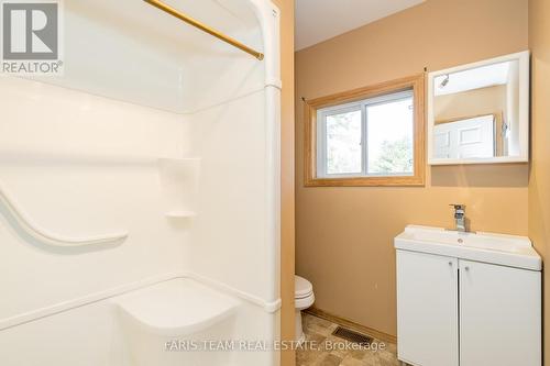 794 Ontario Street, Midland, ON - Indoor Photo Showing Bathroom