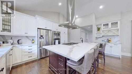 362 Sugar Maple Court, Richmond Hill, ON - Indoor Photo Showing Kitchen With Upgraded Kitchen