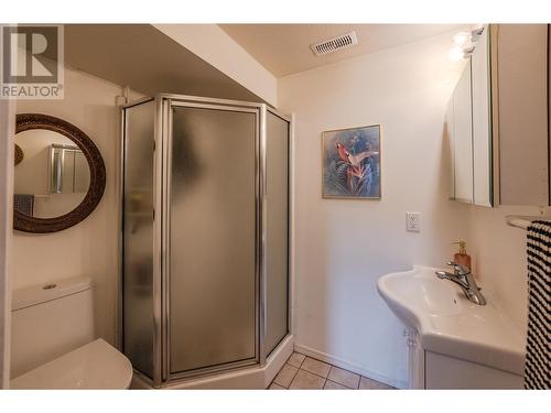 10 Willow Crescent, Osoyoos, BC - Indoor Photo Showing Bathroom