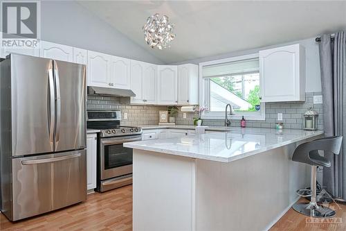 198 Knox Crescent, Ottawa, ON - Indoor Photo Showing Kitchen