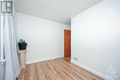 198 Knox Crescent, Ottawa, ON - Indoor Photo Showing Other Room