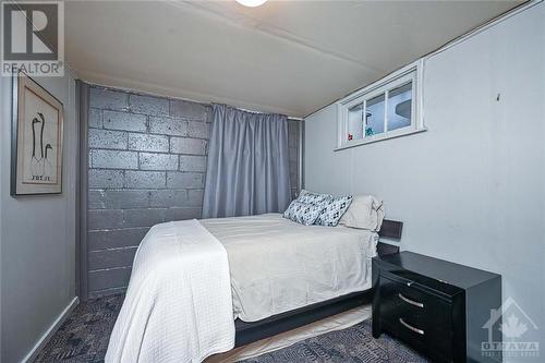 198 Knox Crescent, Ottawa, ON - Indoor Photo Showing Bedroom