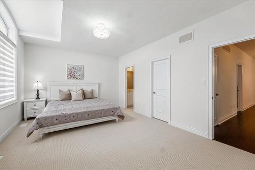 912 Forest Creek Court, Kitchener, ON - Indoor Photo Showing Bedroom