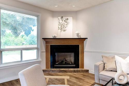 2260 Mountainside Drive, Burlington, ON - Indoor Photo Showing Living Room With Fireplace