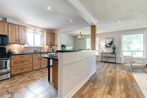 2260 Mountainside Drive, Burlington, ON - Indoor Photo Showing Kitchen