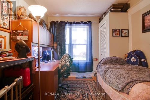 146 Bleecker Avenue, Belleville, ON - Indoor Photo Showing Bedroom