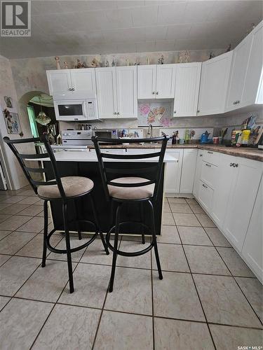 402 Saskatchewan Avenue, Torquay, SK - Indoor Photo Showing Kitchen