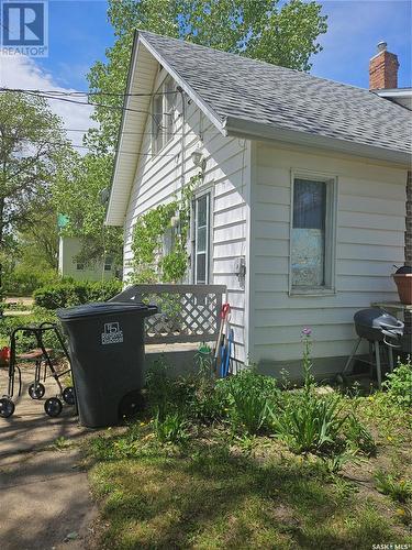 402 Saskatchewan Avenue, Torquay, SK - Outdoor With Exterior