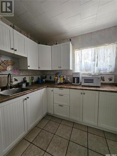 402 Saskatchewan Avenue, Torquay, SK - Indoor Photo Showing Kitchen