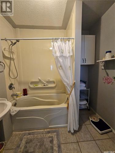 402 Saskatchewan Avenue, Torquay, SK - Indoor Photo Showing Bathroom
