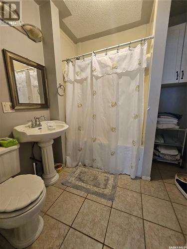402 Saskatchewan Avenue, Torquay, SK - Indoor Photo Showing Bathroom
