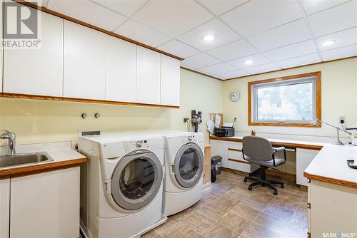 530 Swan Court, Saskatoon, SK - Indoor Photo Showing Laundry Room