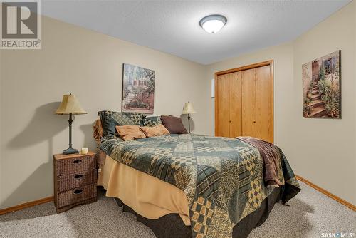 530 Swan Court, Saskatoon, SK - Indoor Photo Showing Bedroom