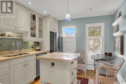 1134 Gryphons Walk, Regina, SK - Indoor Photo Showing Kitchen With Double Sink With Upgraded Kitchen