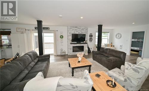 237 Rte 636, Harvey, NB - Indoor Photo Showing Living Room